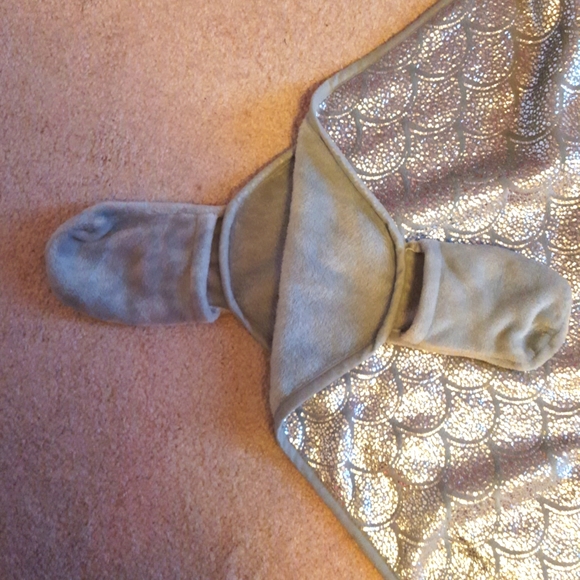 Silver Unicorn Blanket - Picture 3 of 4